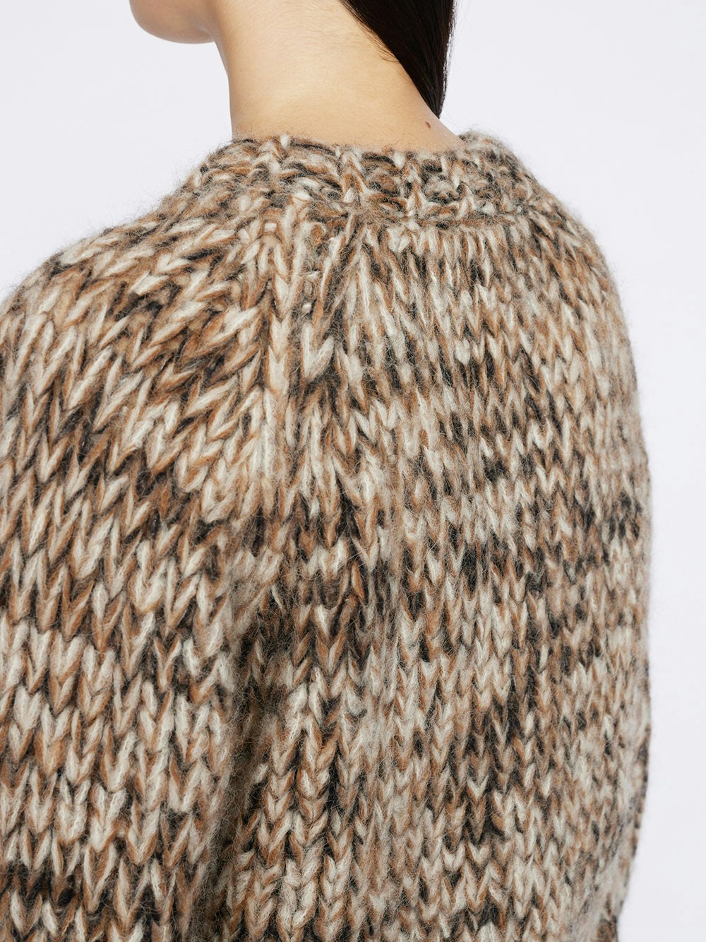 sweater detail view alt:fit1
